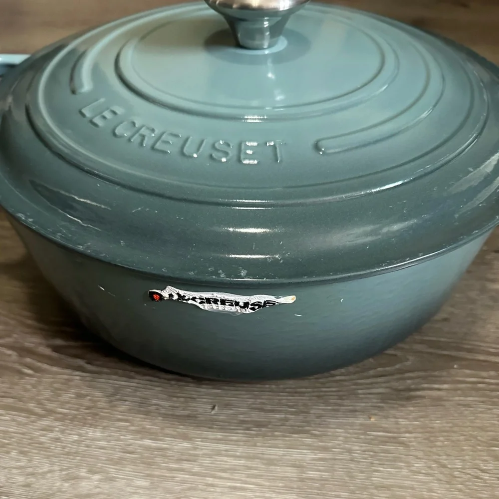 Le Creuset Teal Enameled Cast Iron Dutch Oven color OCEAN made in France